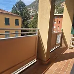 House 13 In * Τσερνόμπιο