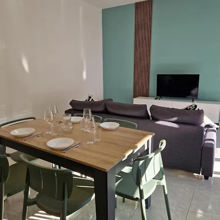 House 13 In Cernobbio